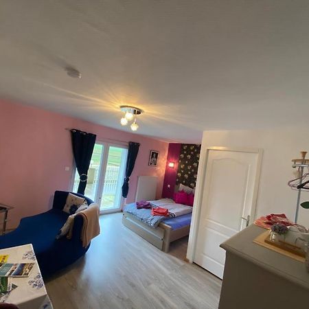 Maison Carmen - Restaurant , Meuble De Tourisme, Appartements Xertigny Eksteriør billede