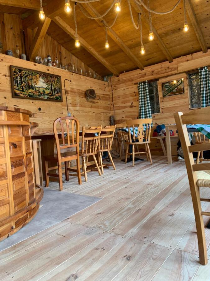 Maison Carmen - Restaurant , Meuble De Tourisme, Appartements Xertigny Eksteriør billede