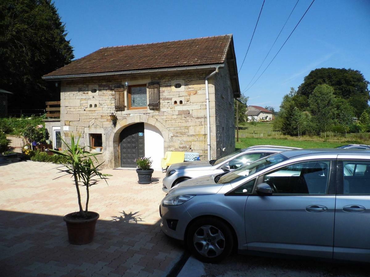 Maison Carmen - Restaurant , Meuble De Tourisme, Appartements Xertigny Eksteriør billede