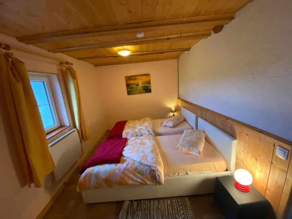 Maison Carmen - Restaurant , Meuble De Tourisme, Appartements Xertigny Eksteriør billede