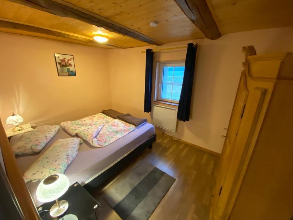 Maison Carmen - Restaurant , Meuble De Tourisme, Appartements Xertigny Eksteriør billede
