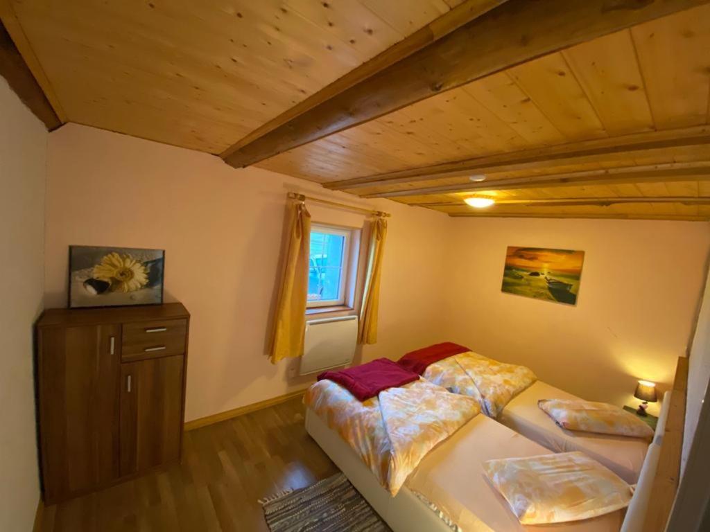 Maison Carmen - Restaurant , Meuble De Tourisme, Appartements Xertigny Eksteriør billede