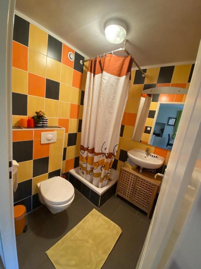 Maison Carmen - Restaurant , Meuble De Tourisme, Appartements Xertigny Eksteriør billede