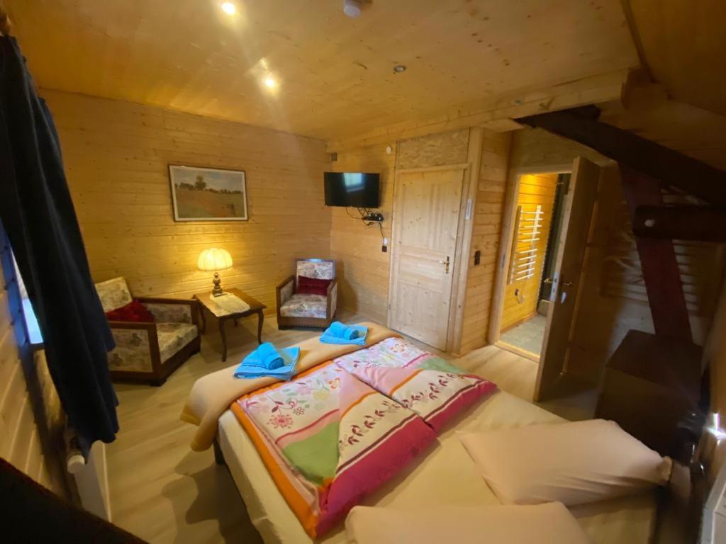 Maison Carmen - Restaurant , Meuble De Tourisme, Appartements Xertigny Eksteriør billede