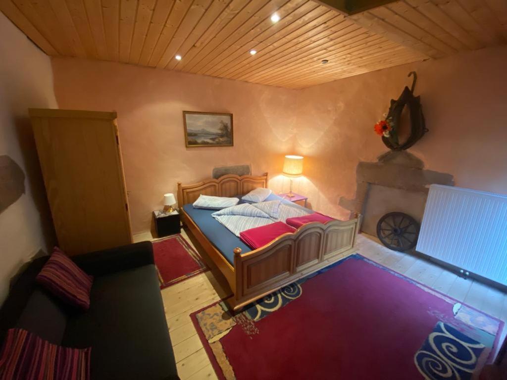 Maison Carmen - Restaurant , Meuble De Tourisme, Appartements Xertigny Eksteriør billede